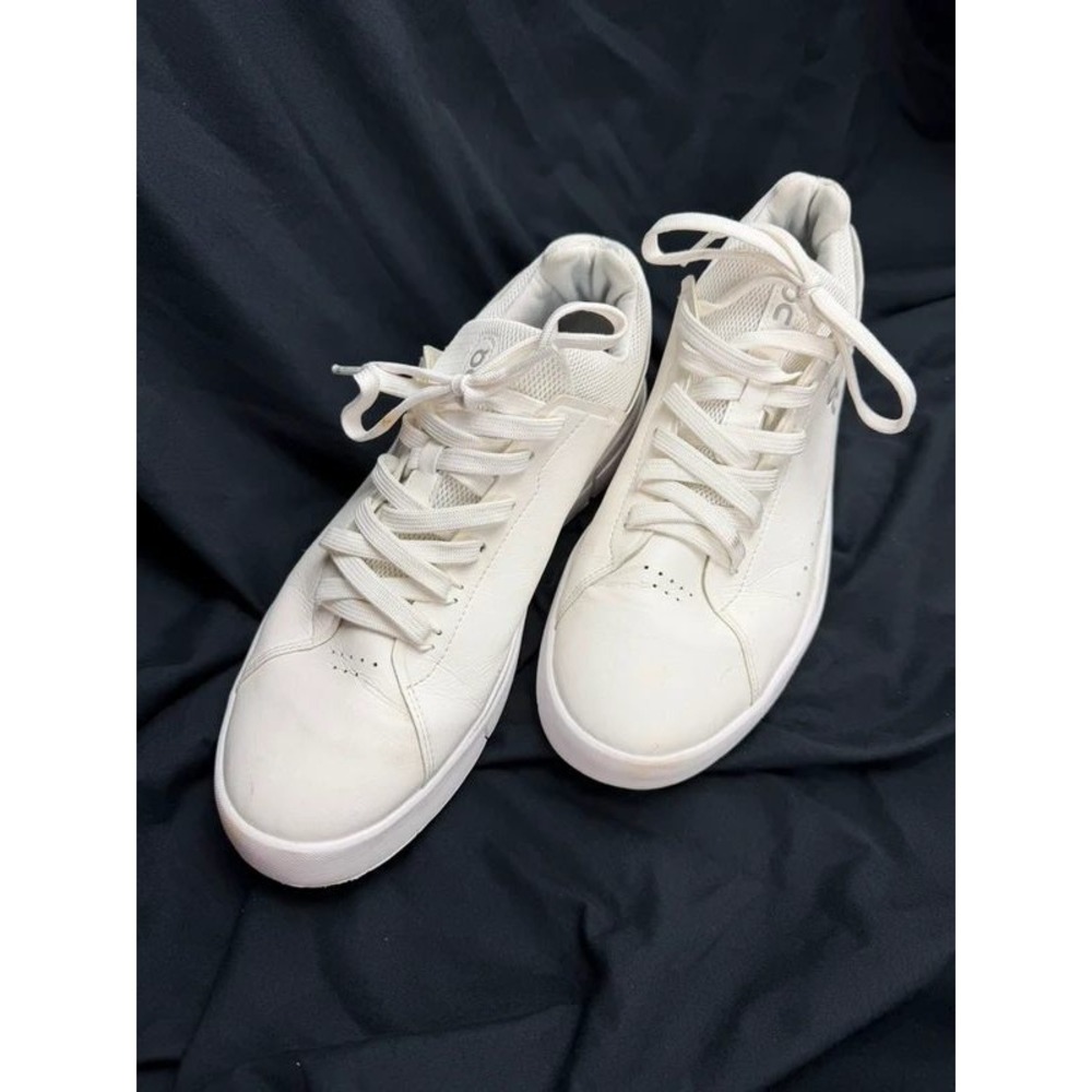 On The Roger Advantage Men's 10 White Undyed 3MD10642351 Tennis Sneakers